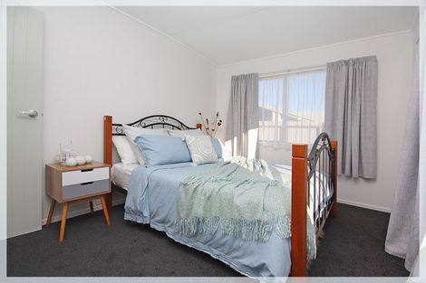 Photo of property in 10 Pratt Avenue, Foxton Beach, Foxton, 4815