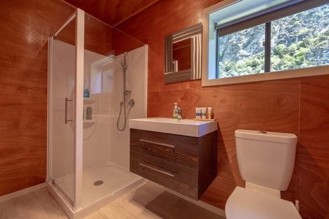 Photo of property in 22 Old Racecourse Road, Albert Town, Wanaka, 9305