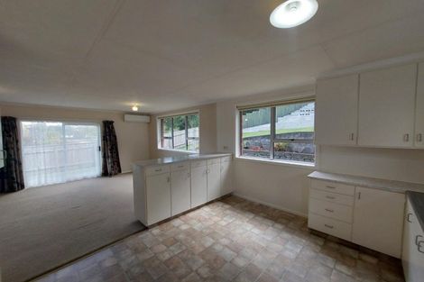 Photo of property in 36 Cumberland Street, Merrilands, New Plymouth, 4312