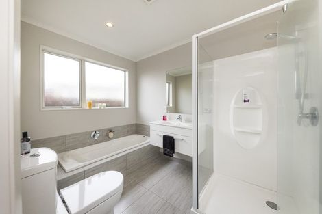 Photo of property in 6a Chelwood Street, Takaro, Palmerston North, 4412