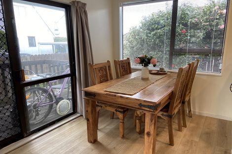 Photo of property in 1/14 Compass Place, Te Atatu Peninsula, Auckland, 0610