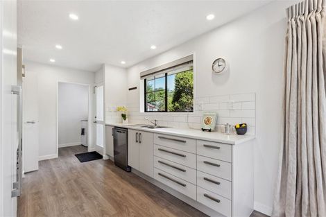 Photo of property in 58 Palatine Terrace, Saint Martins, Christchurch, 8022