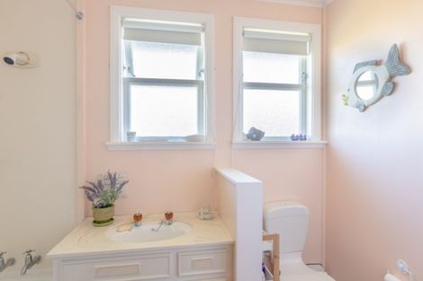 Photo of property in 19 Spur Grove, Titahi Bay, Porirua, 5022