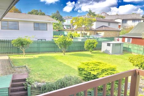 Photo of property in 14 Gwenand Place, Botany Downs, Auckland, 2010