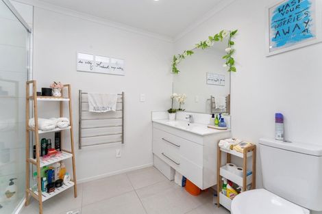 Photo of property in 19/9u Surrey Street, Tawa, Wellington, 5028