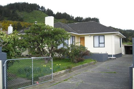 Photo of property in 28 Nelson Crescent, Wainuiomata, Lower Hutt, 5014