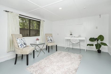 Photo of property in 54 Derwent Crescent, Titirangi, Auckland, 0604