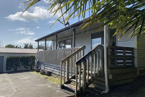 Photo of property in 39 Amberley Avenue, Te Atatu South, Auckland, 0610