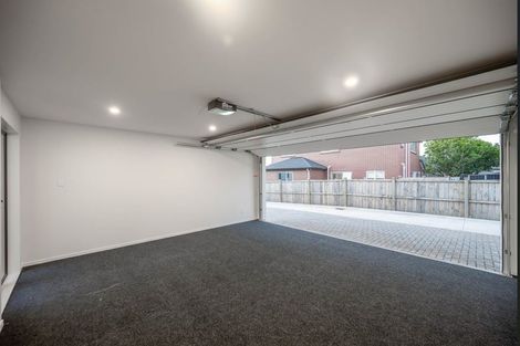 Photo of property in 3b Dawnhaven Drive, Te Atatu Peninsula, Auckland, 0610