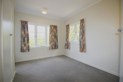 Photo of property in 212 Godley Road, Titirangi, Auckland, 0604
