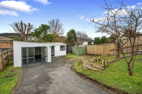 Photo of property in 19 Kowhai Avenue, Ebdentown, Upper Hutt, 5018