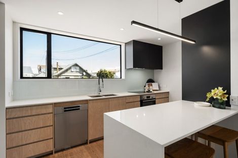Photo of property in 96 Apu Crescent, Lyall Bay, Wellington, 6022