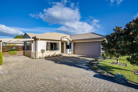 Photo of property in 75 Kensington Drive, Taradale, Napier, 4112
