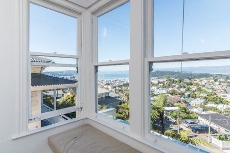 Photo of property in 38 Sugarloaf Road, Brooklyn, Wellington, 6021