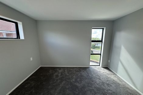 Photo of property in 2a Maunder Place, New Lynn, Auckland, 0600