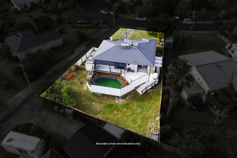 Photo of property in 18 Murray Road, Te Atatu Peninsula, Auckland, 0610