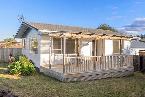 Photo of property in 1/4 Clyma Place, Massey, Auckland, 0614