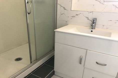 Photo of property in 1/44 Roberts Road, Glenfield, Auckland, 0629