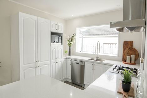 Photo of property in 2/45 Great South Road, Papakura, 2110