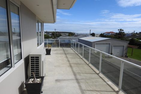 Photo of property in 6 Roore Street, Foxton Beach, Foxton, 4815