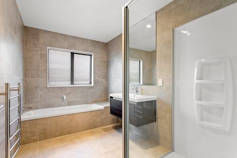 Photo of property in 3 Aquamarine Road, Rosehill, 2113