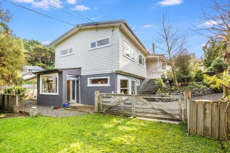 Photo of property in 83 Bird Grove, Stokes Valley, Lower Hutt, 5019