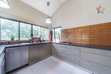 Photo of property in 201 Miromiro Road, Normandale, Lower Hutt, 5010