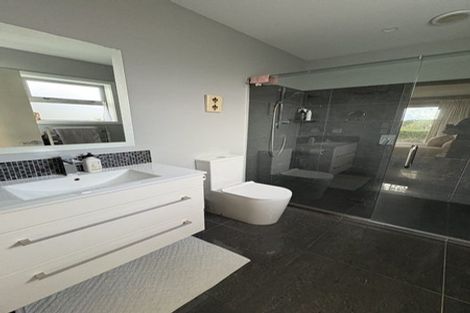 Photo of property in 8 Hikanui Drive, Havelock North, 4130