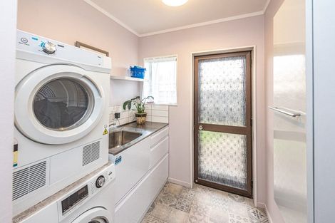 Photo of property in 3 Warwick Place, Springvale, Whanganui, 4501