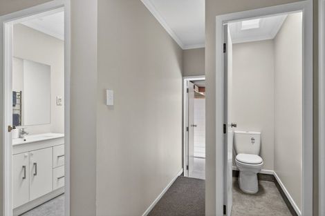 Photo of property in 2/5a Tahurangi Place, Spotswood, New Plymouth, 4310