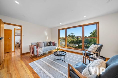 Photo of property in 10 Omega Street, Newlands, Wellington, 6037