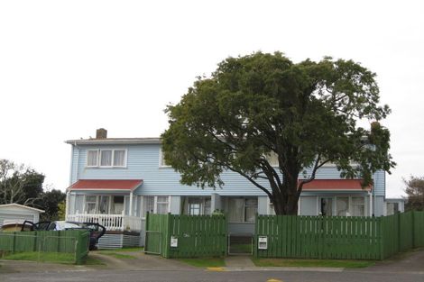 Photo of property in 17-18 Resolution Place, Marfell, New Plymouth, 4310