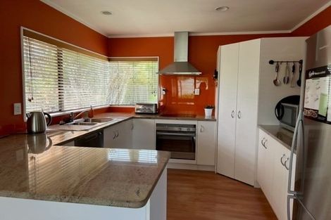 Photo of property in 3/77 Konini Road, Titirangi, Auckland, 0604