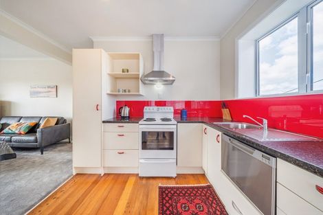 Photo of property in 100 Adelaide Street, Petone, Lower Hutt, 5012