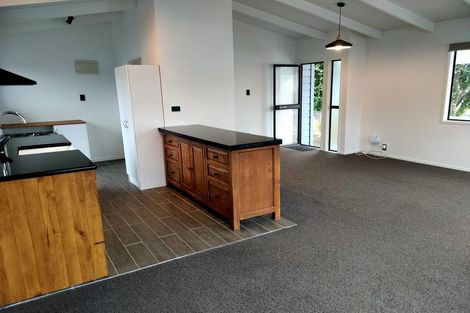 Photo of property in 1/9 Titoki Street, Te Atatu Peninsula, Auckland, 0610