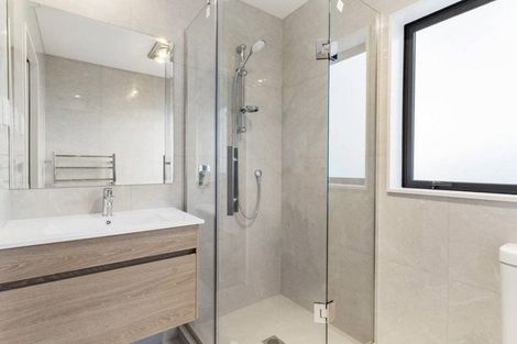 Photo of property in 252 Don Buck Road, Massey, Auckland, 0614