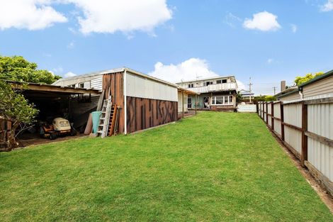 Photo of property in 5 Matapouri Road, Mangere Bridge, Auckland, 2022