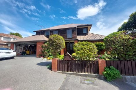 Photo of property in 7 Derenzy Place, Avonhead, Christchurch, 8042