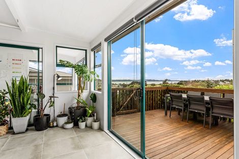 Photo of property in 3 Delshaw Avenue, Stanmore Bay, Whangaparaoa, 0932