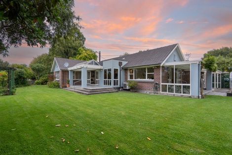 Photo of property in 57 Crofton Road, Harewood, Christchurch, 8051