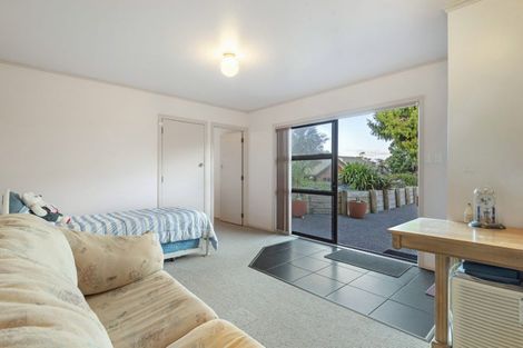 Photo of property in 16 Spencer Road, Pinehill, Auckland, 0632
