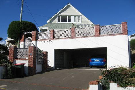 Photo of property in 50 Nevay Road, Karaka Bays, Wellington, 6022