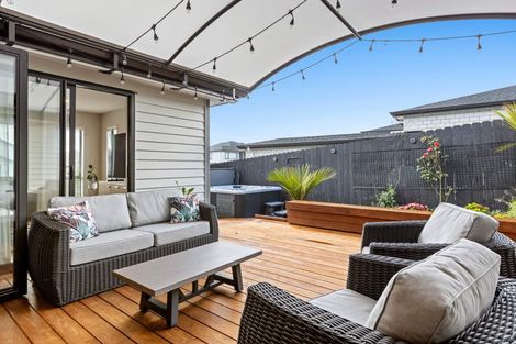 Photo of property in 61 Symes Drive, Red Beach, 0932