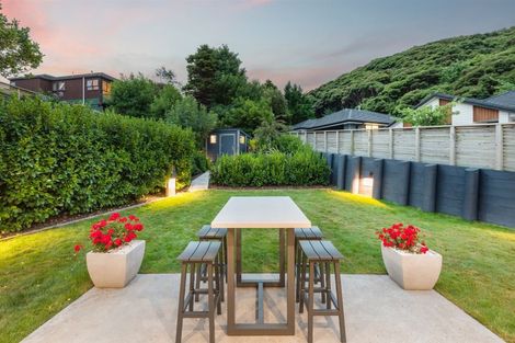 Photo of property in 31 Mooring Close, Whitby, Porirua, 5024