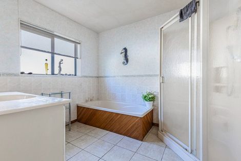 Photo of property in 4 Wiseley Road, Hobsonville, Auckland, 0618