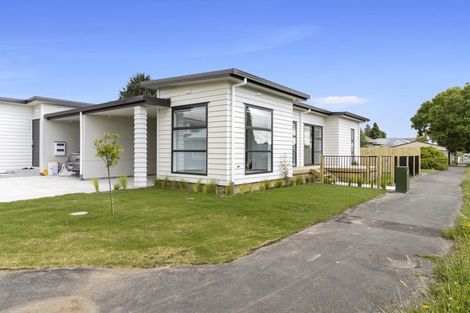 Photo of property in 2u1 Searancke Place, Fairfield, Hamilton, 3214