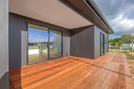 Photo of property in 114a Bartholomew Road, Levin, 5510