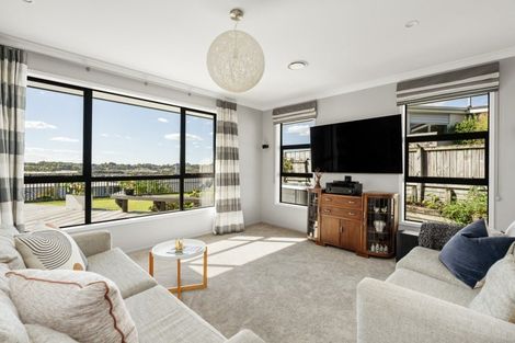 Photo of property in 21 Benmore Crescent, Pyes Pa, Tauranga, 3112
