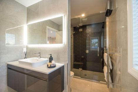 Photo of property in 85 Station Road, Kumeu, 0810