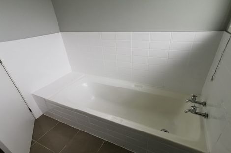 Photo of property in 4 Tree View Avenue, Glenfield, Auckland, 0629